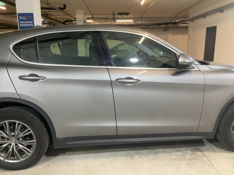 Alfa Romeo Stelvio 2.2 JTDM Executive Q4 2017 – снимка 10