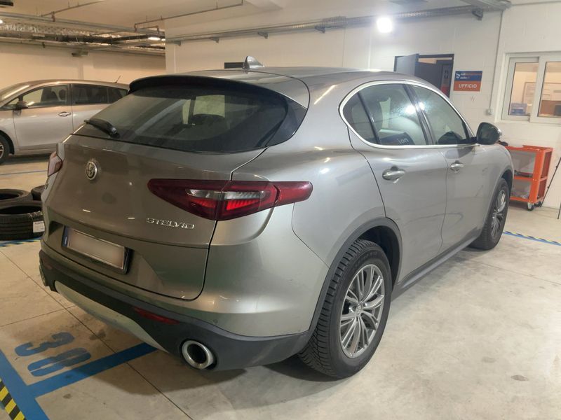 Alfa Romeo Stelvio 2.2 JTDM Executive Q4 2017 – снимка 8