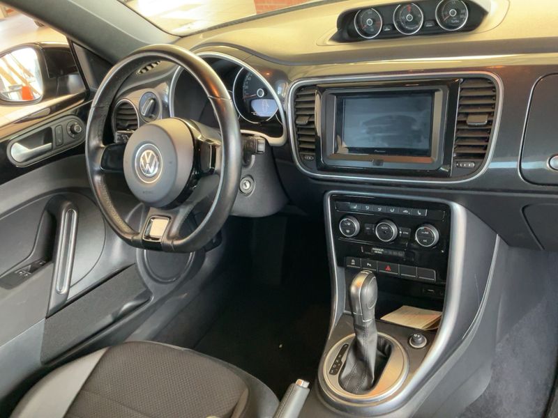 Volkswagen Beetle 1.4 TSI R-Line BlueMotion Tech 2017 – снимка 17