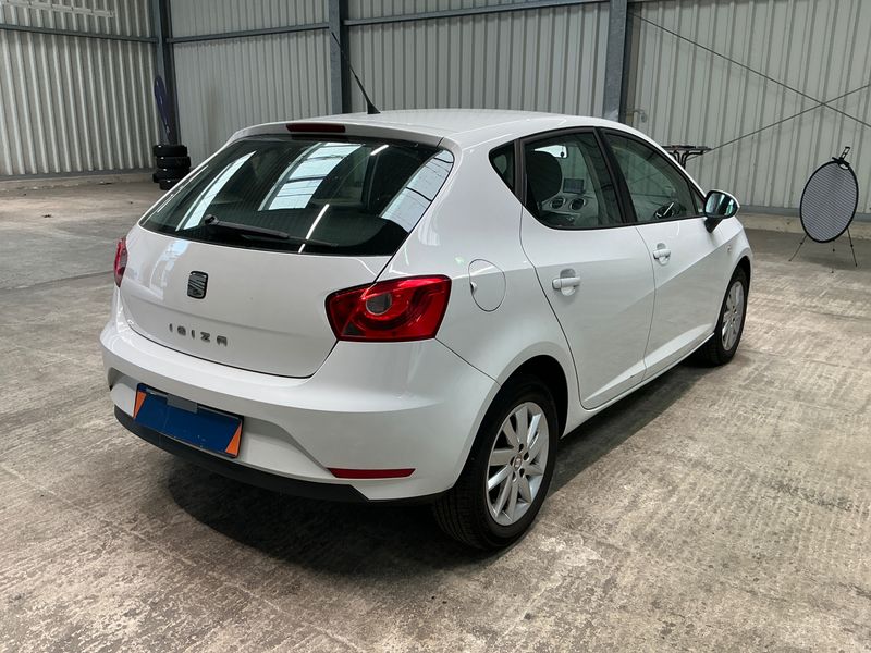 Seat Ibiza 1.4 Style Salsa 2013 – снимка 2
