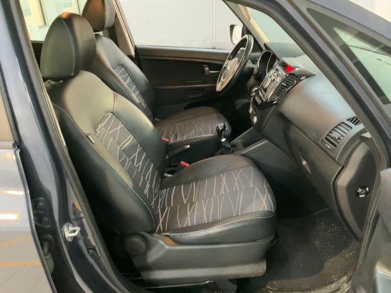 Kia Venga 1.4 Cool 2016 – снимка 16
