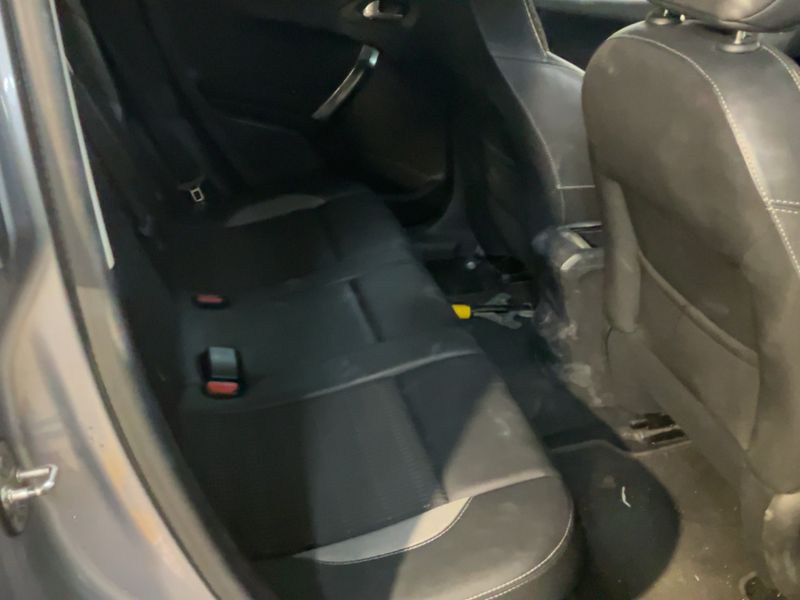 Peugeot 2008 1.6 Blue-HDi Allure 2017 – снимка 19