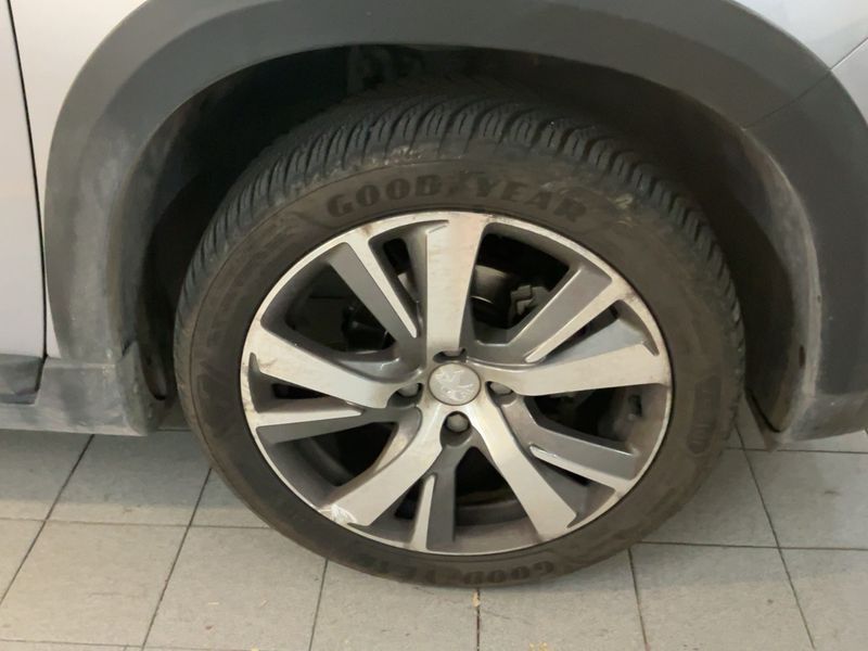 Peugeot 2008 1.6 Blue-HDi Allure 2017 – снимка 11