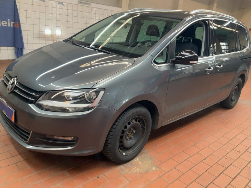 Volkswagen Sharan 2.0 TDI Style BlueMotion Tech 2012 – снимка 2