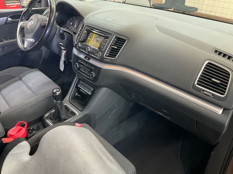 Volkswagen Sharan 2.0 TDI Style BlueMotion Tech 2012 – снимка 26