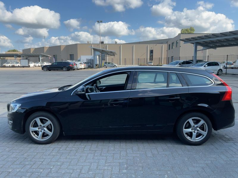 Volvo V60 2.0 D2 Momentum 2016 – снимка 4