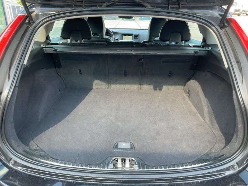 Volvo V60 2.0 D2 Momentum 2016 – снимка 15