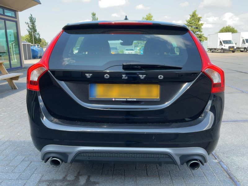 Volvo V60 2.0 D2 Momentum 2016 – снимка 7
