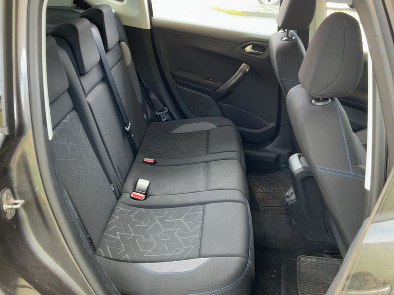 Peugeot 2008 1.2 e-VTi Style 2017 – снимка 19