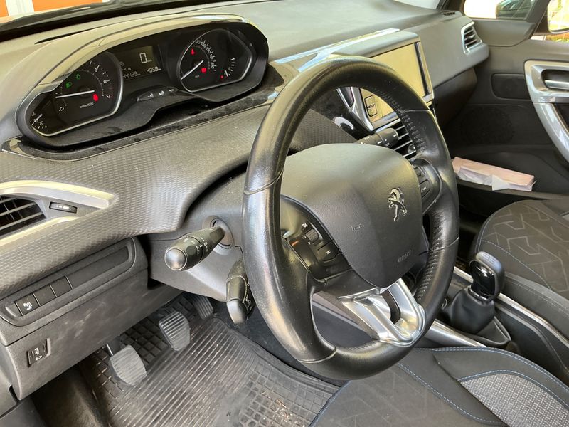 Peugeot 2008 1.2 e-VTi Style 2017 – снимка 25