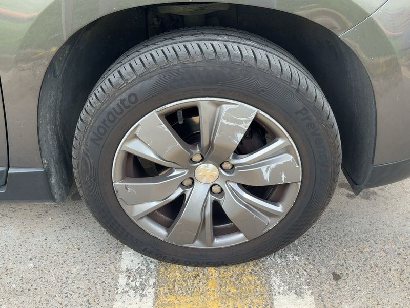 Peugeot 2008 1.2 e-VTi Style 2017 – снимка 11
