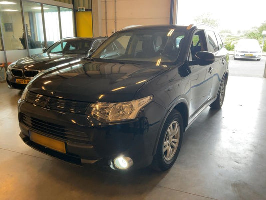 Mitsubishi Outlander 2.0 PHEV PHEV Basis 4WD 2015 – снимка 1
