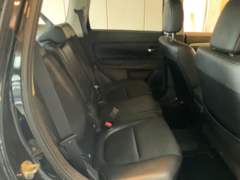 Mitsubishi Outlander 2.0 PHEV PHEV Basis 4WD 2015 – снимка 19