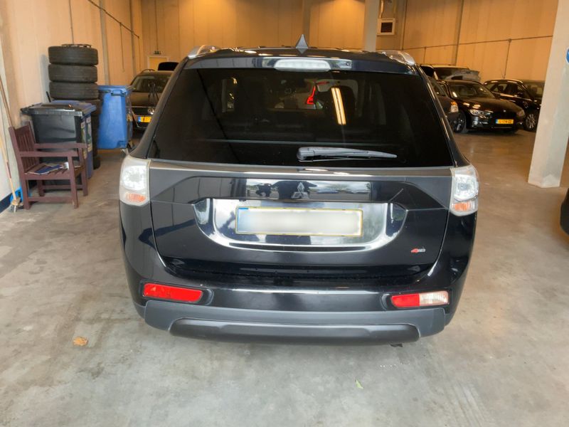 Mitsubishi Outlander 2.0 PHEV PHEV Basis 4WD 2015 – снимка 7