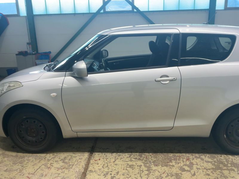 Suzuki Swift 1.2 Comfort 2014 – снимка 4
