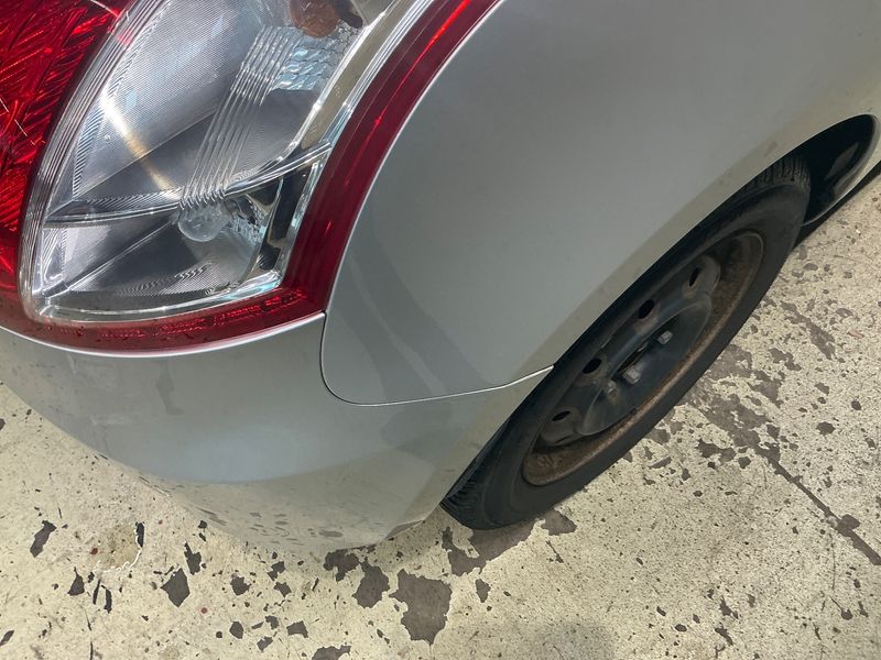 Suzuki Swift 1.2 Comfort 2014 – снимка 33