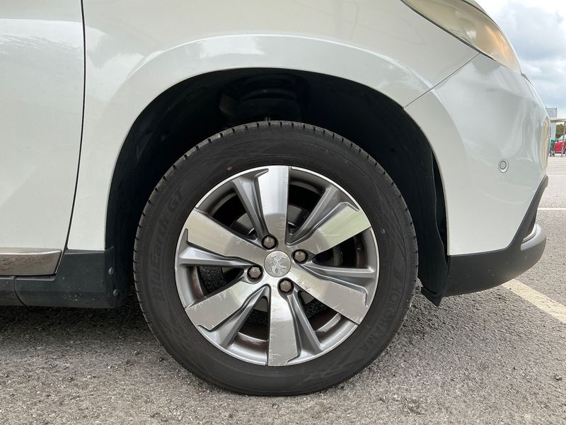 Peugeot 2008 1.6 e-HDi Allure 2015 – снимка 11