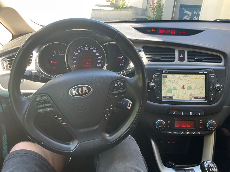 Kia cee'd 1.6 CRDi Dream Team 2014 – снимка 18