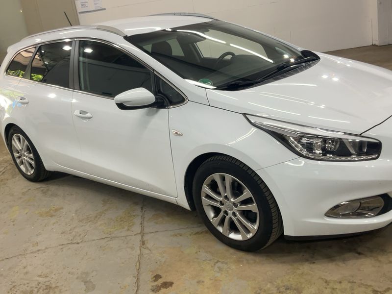 Kia cee'd 1.6 CRDi Dream Team 2014 – снимка 12