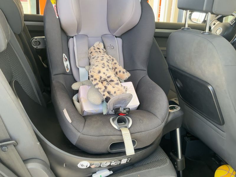 Volkswagen Touran 2.0 TDI Comfortline BlueMotion Tech 2012 – снимка 19