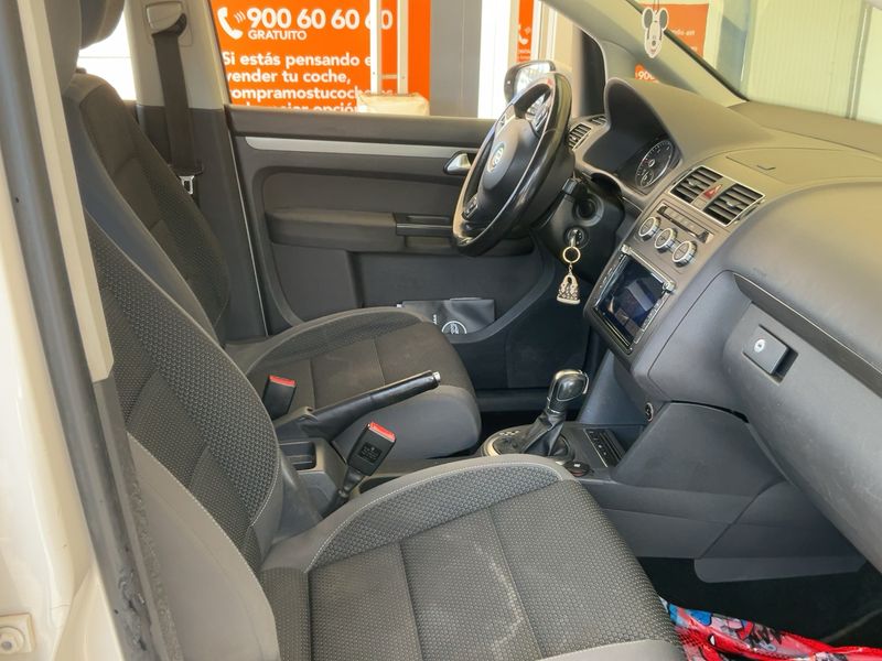 Volkswagen Touran 2.0 TDI Comfortline BlueMotion Tech 2012 – снимка 16