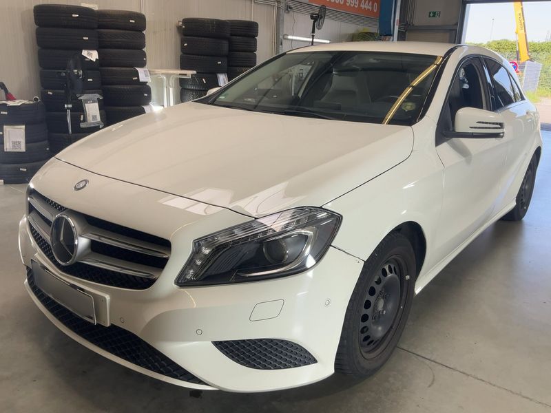 Mercedes-Benz A-Klasse A 200 BlueEfficiency Urban 2015 – снимка 1