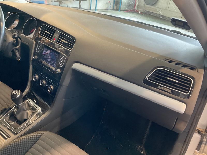 Volkswagen Golf VII 1.2 TSI Cup BlueMotion Tech 2014 – снимка 30