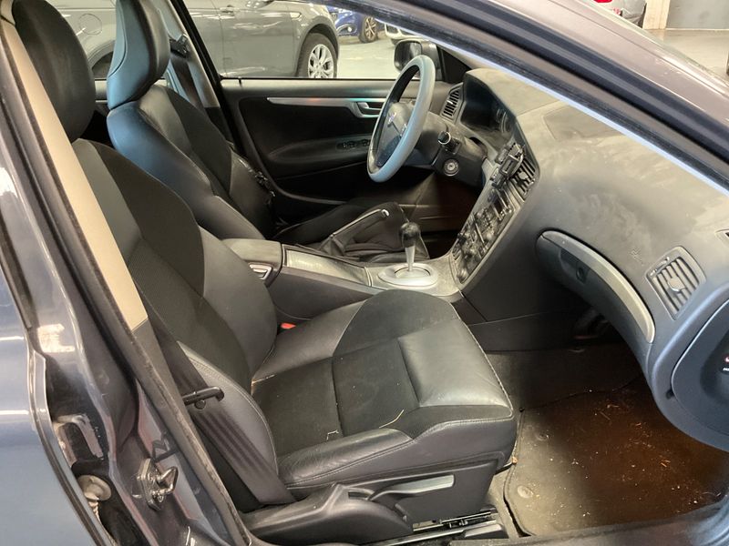 Volvo S60 2.4 D Kinetic 2009 – снимка 3