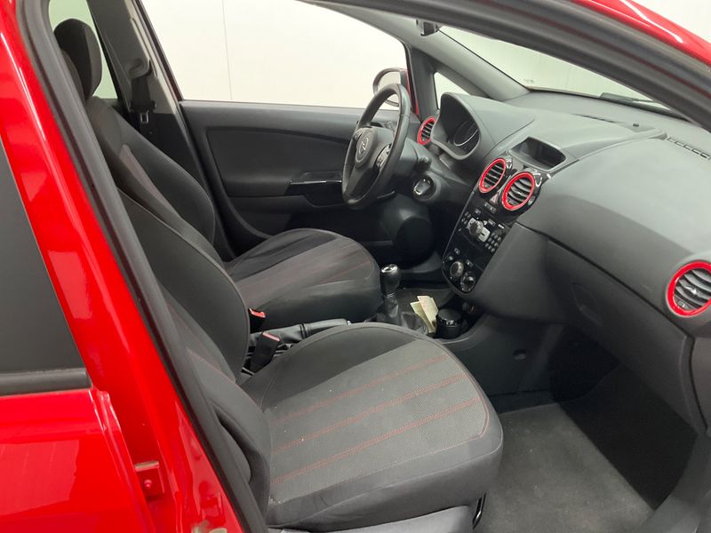 Opel Corsa 1.2 Color Edition 2011 – снимка 3