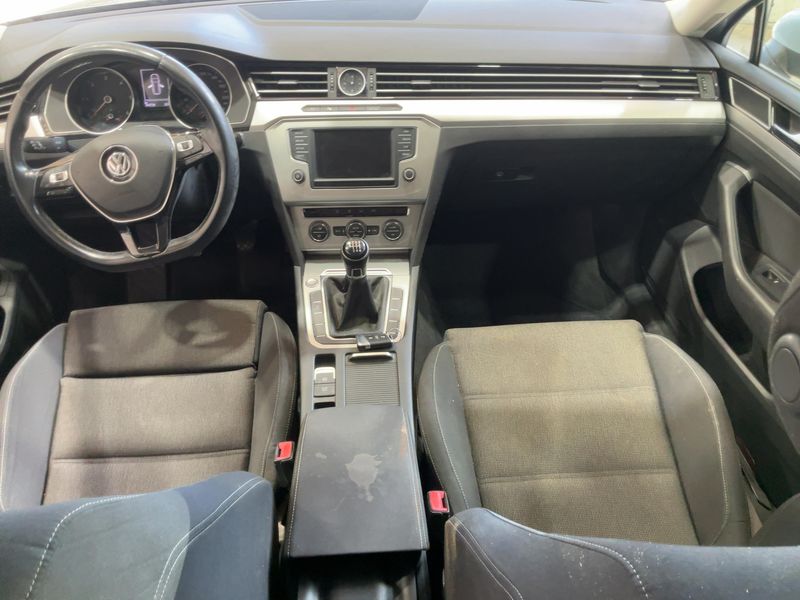 Volkswagen Passat 2.0 TDI Comfortline BlueMotion Tech 2015 – снимка 17