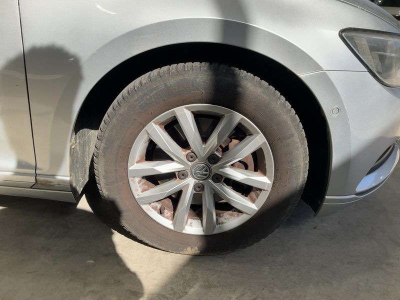 Volkswagen Passat 2.0 TDI Comfortline BlueMotion Tech 2015 – снимка 11