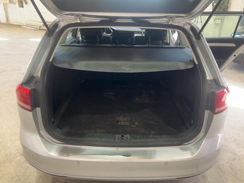 Volkswagen Passat 2.0 TDI Comfortline BlueMotion Tech 2015 – снимка 15
