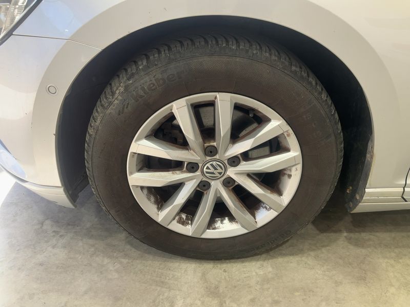 Volkswagen Passat 2.0 TDI Comfortline BlueMotion Tech 2015 – снимка 3
