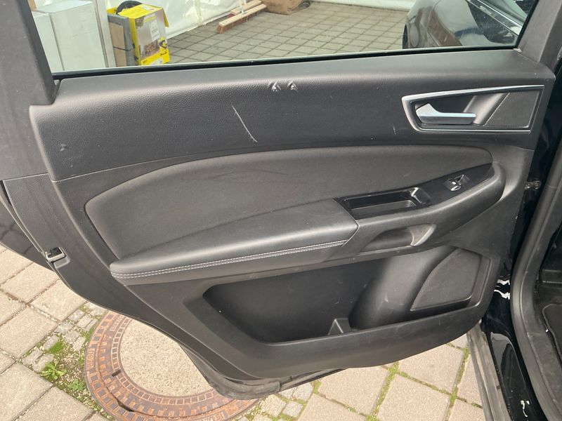 Ford Galaxy 2.0 TDCi Titanium 2017 – снимка 32
