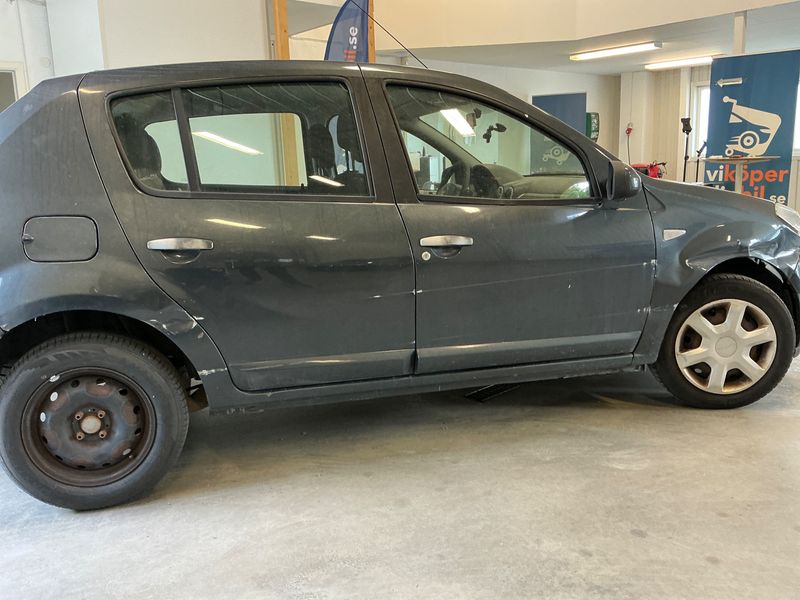 Dacia Sandero 1.6 Laureate 2010 – снимка 2