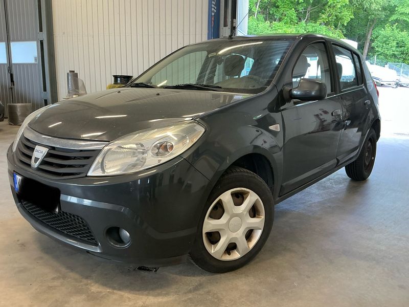 Dacia Sandero 1.6 Laureate 2010 – снимка 1