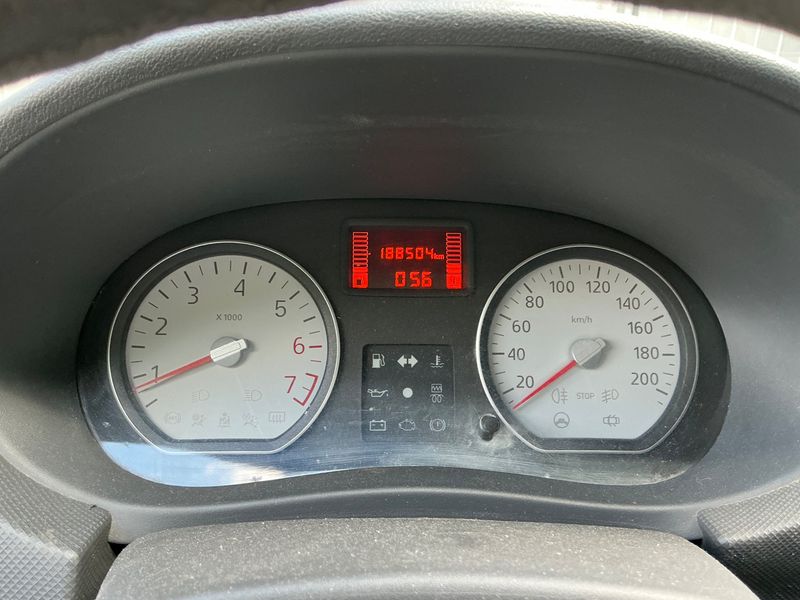 Dacia Sandero 1.6 Laureate 2010 – снимка 4