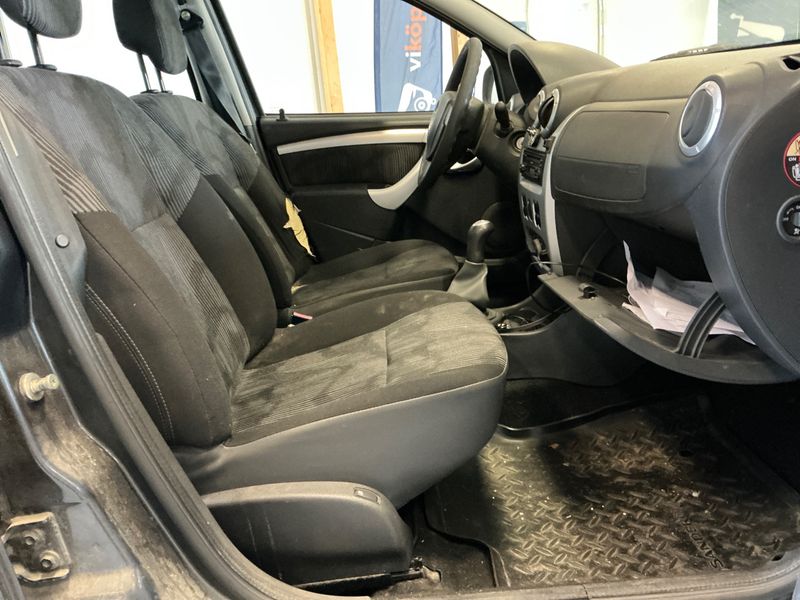 Dacia Sandero 1.6 Laureate 2010 – снимка 3