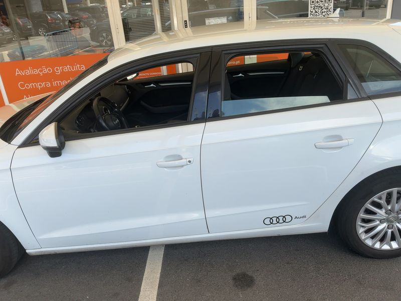 Audi A3 Sportback 1.6 TDI 2017 – снимка на щета 4