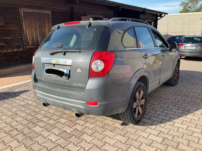 Chevrolet Captiva 2.0 Diesel D LS 2010 – снимка 2