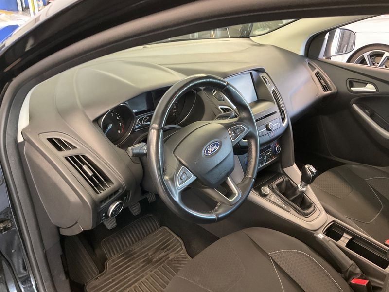 Ford Focus 1.5 EcoBoost Sport 2015 – снимка 23