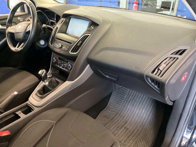 Ford Focus 1.5 EcoBoost Sport 2015 – снимка 26