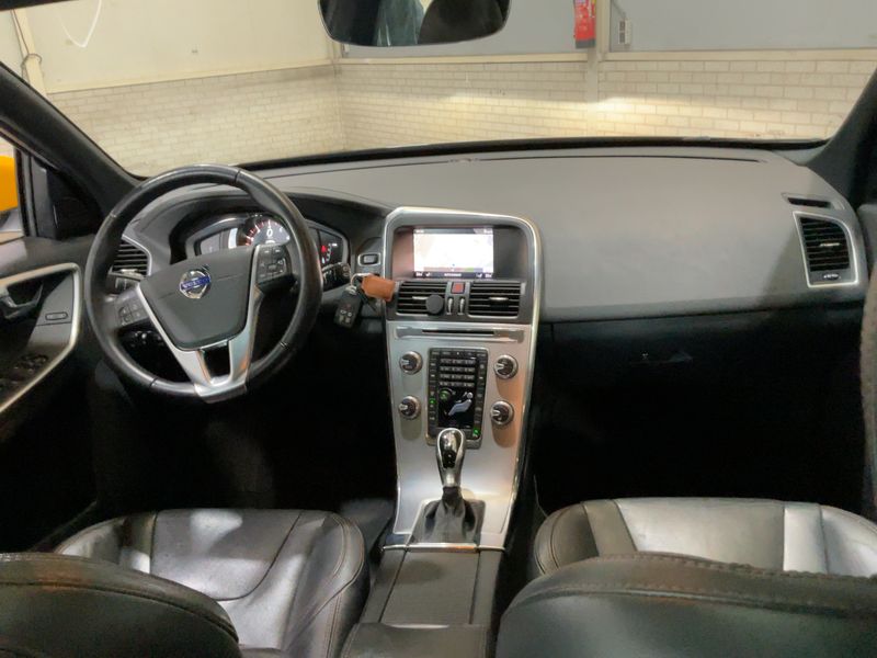 Volvo XC60 2.0 T5 Linje Inscription AWD 2017 – снимка 17