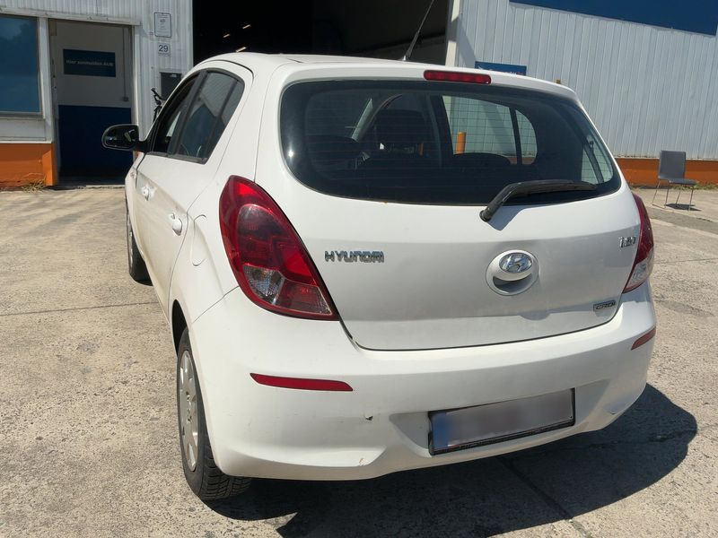 Hyundai i20 1.1 CRDi Basis blue 2014 – снимка 7