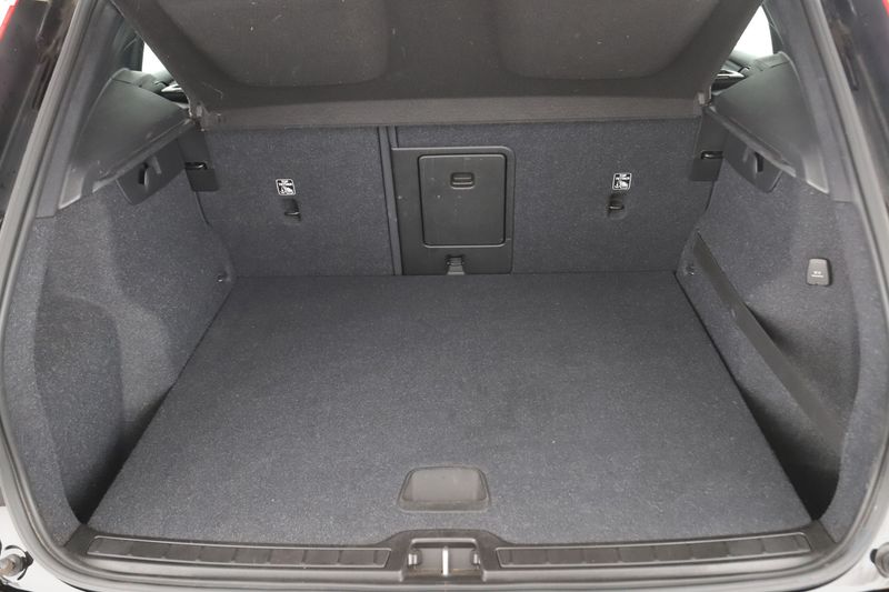 Volvo XC40 1.5 T5 Plug-in Hybrid Inscription Expression 2WD 2020 – снимка 15