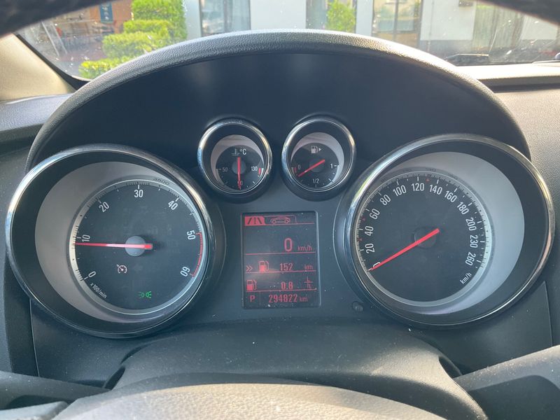 Opel Astra 2.0 CDTI Innovation 2012 – снимка 4