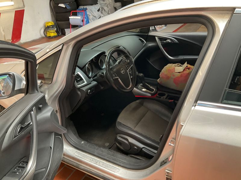 Opel Astra 2.0 CDTI Innovation 2012 – снимка 3