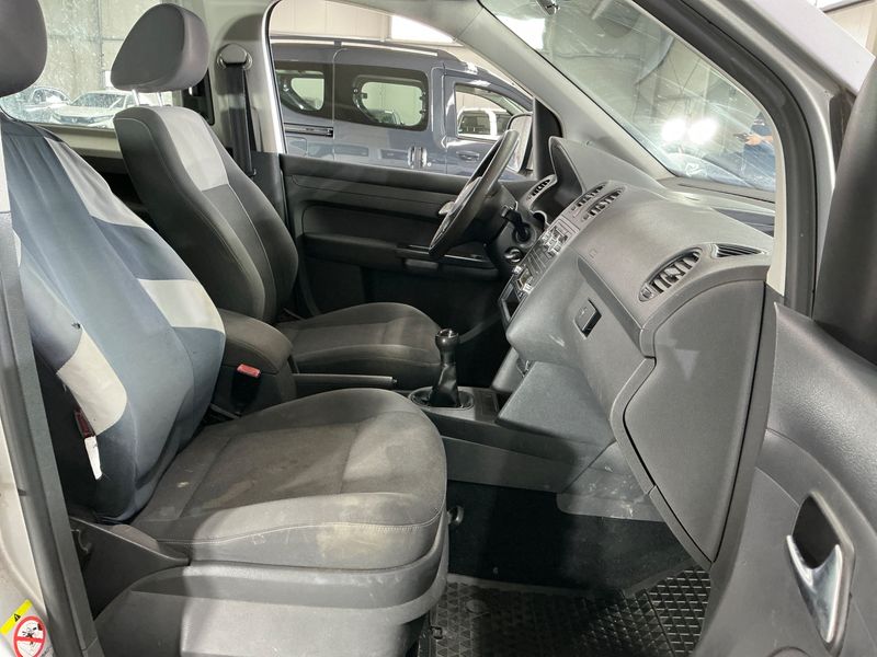 Volkswagen Caddy 1.6 TDI Trendline 2010 – снимка 3