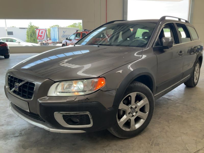 Volvo XC70 2.4 D5 Summum AWD 2008 – снимка 2