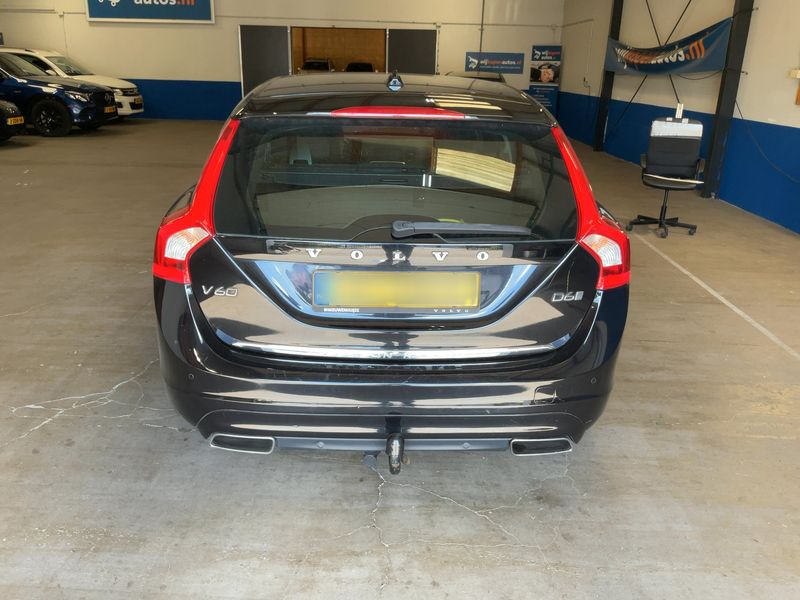 Volvo V60 2.4 D6 Plug-in Hybrid Momentum AWD 2015 – снимка 7